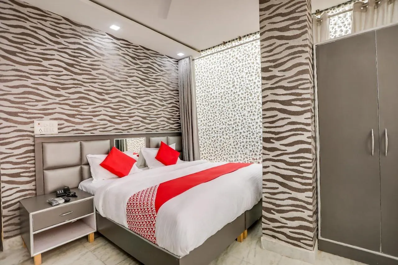 ***  Hotel O Anshun Residency Near Mk Cinemas Rohini Delhi  India