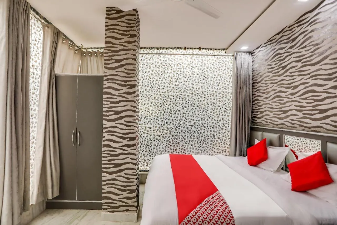 Hotel O Anshun Residency Near Mk Cinemas Rohini Delhi