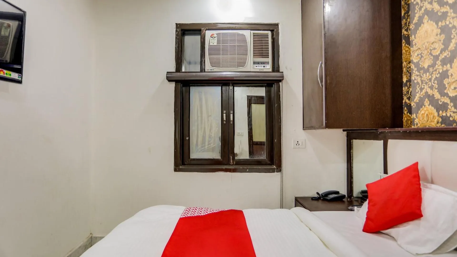 Hotel O Anshun Residency Near Mk Cinemas Rohini Delhi